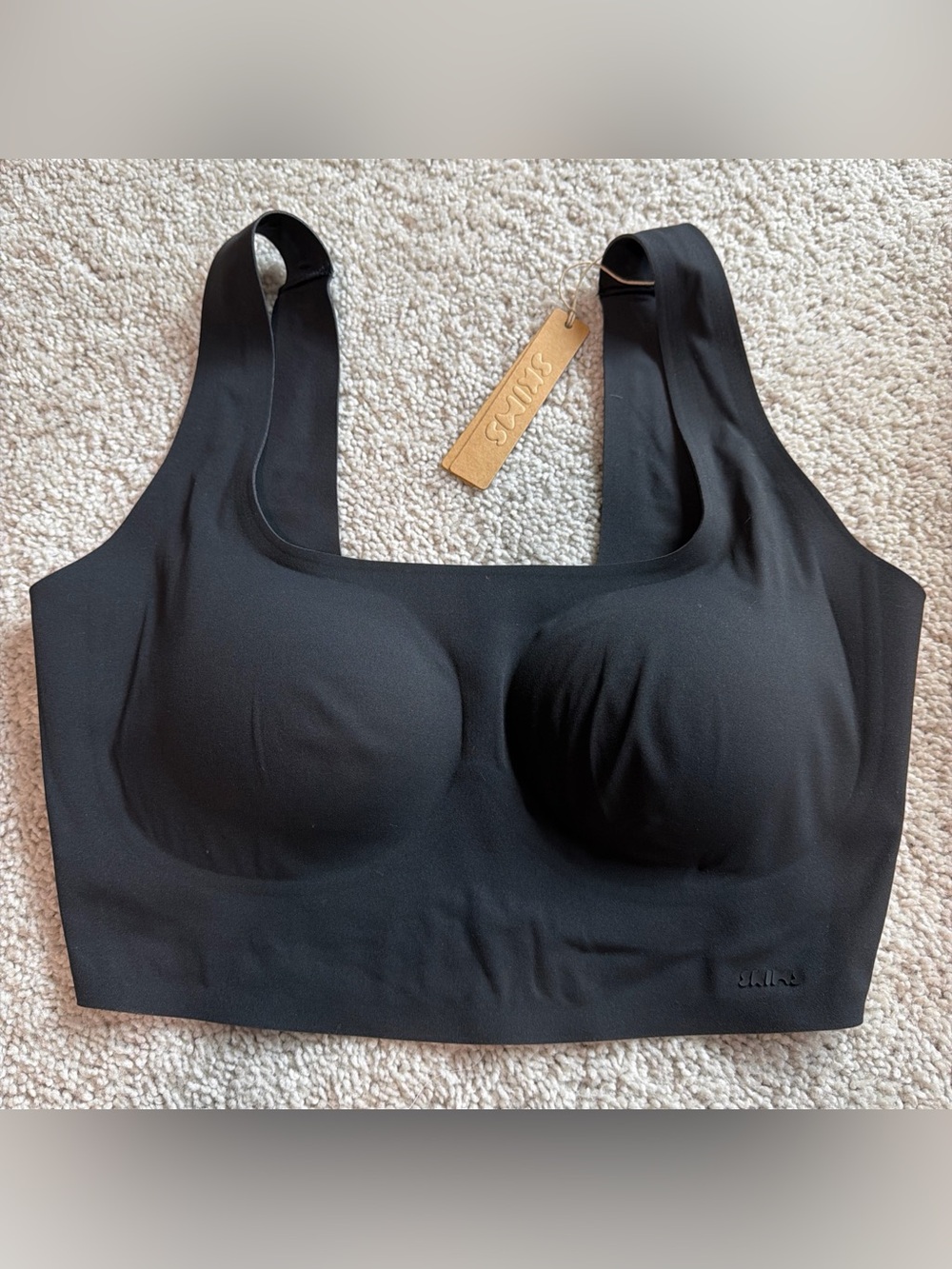 Skims Naked Scoop Tank Bra Black Size Medium NWT Sold Out Online $48